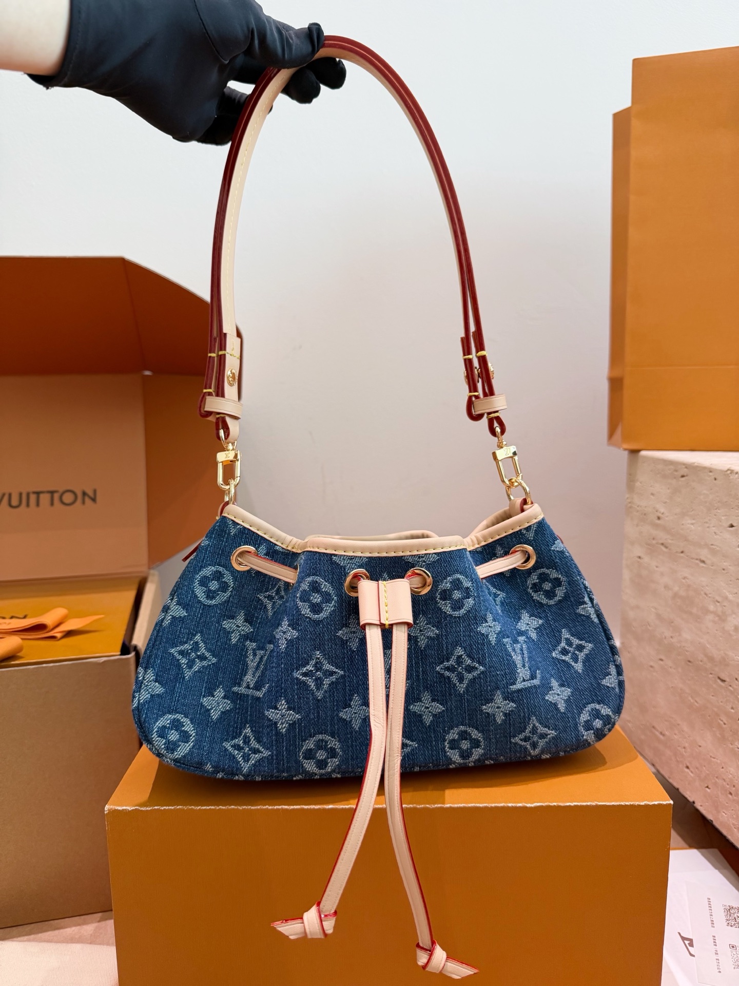 LV Monogram Handbag Monogram Canvas Crossbody 2
